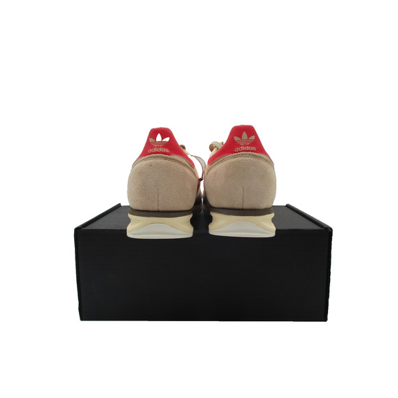 Athletic_Shoes